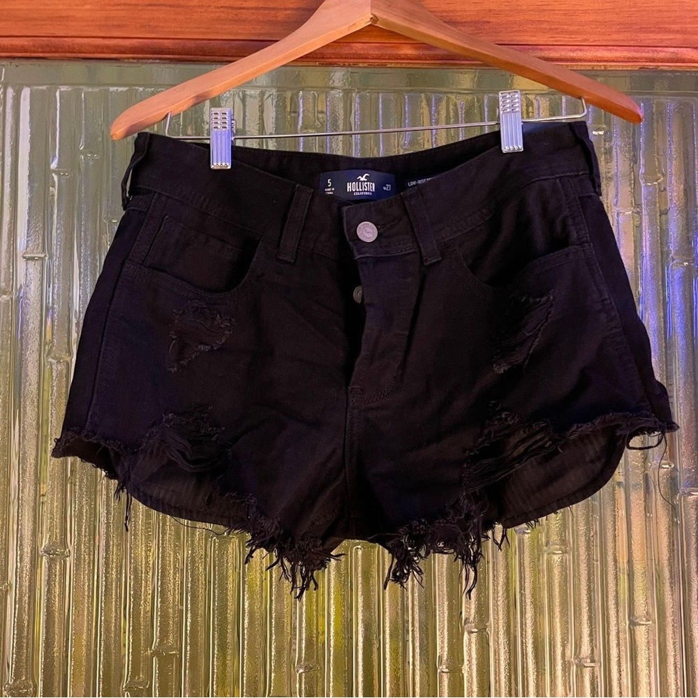 Hollister black low rise boyfriend shorts